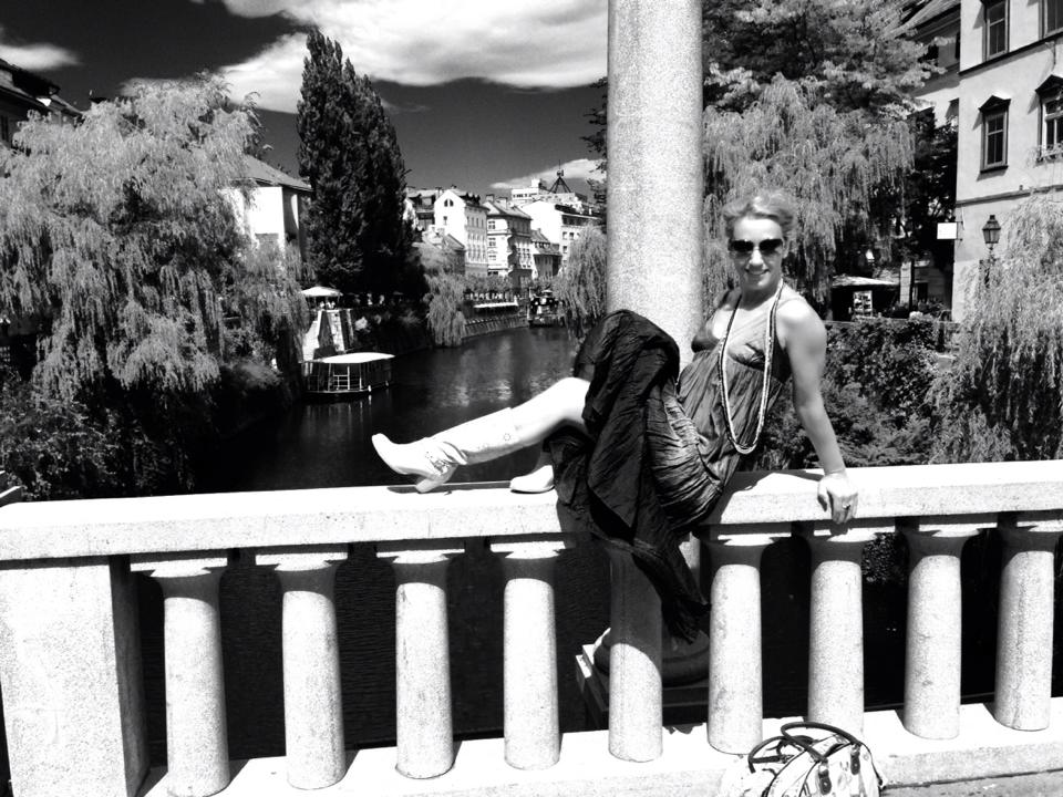 Aurita Agushi Aurita Agushi