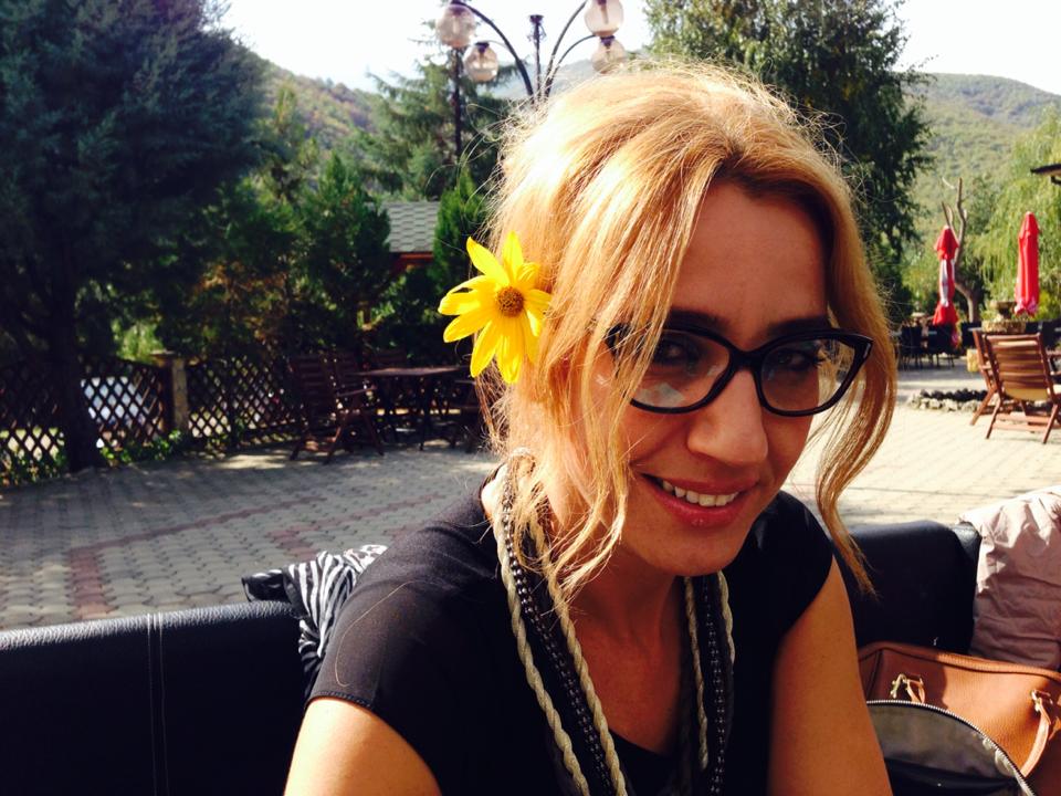 Aurita Agushi Aurita Agushi