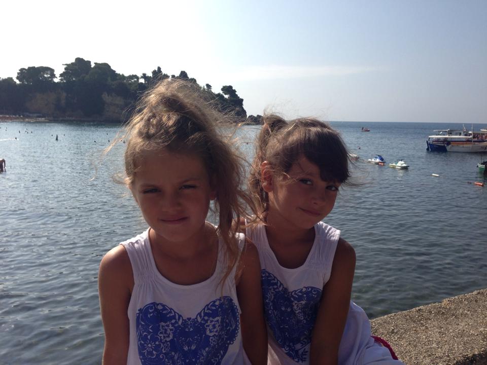 Aurita Agushi Aurita Agushi